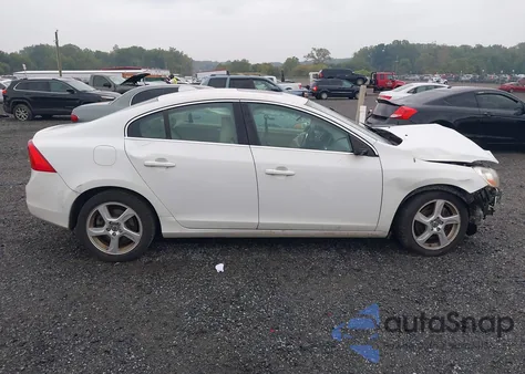 2012 Volvo S60 T5 z USA, uszkodzony, nr VIN YV1622FS8C2146058
